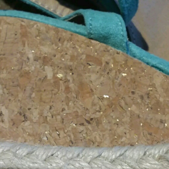 JUSTFAB Kenzie Wedge - size 9 - TEAL - Picture 4 of 7